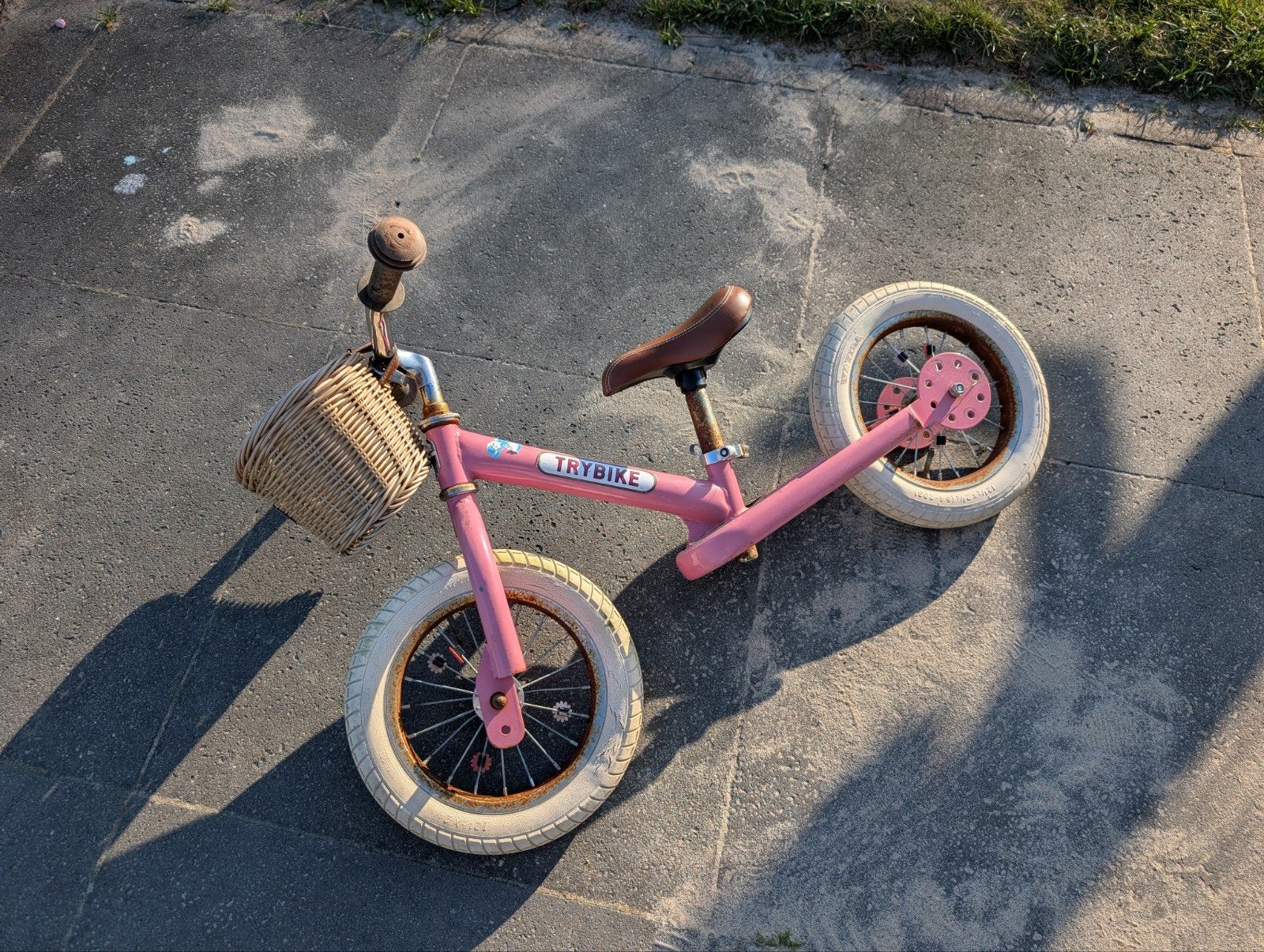Roze Trybike loopfiets - Gebruikt, moet weg!, Ophalen of Verzenden, Gebruikt, Loopfiets