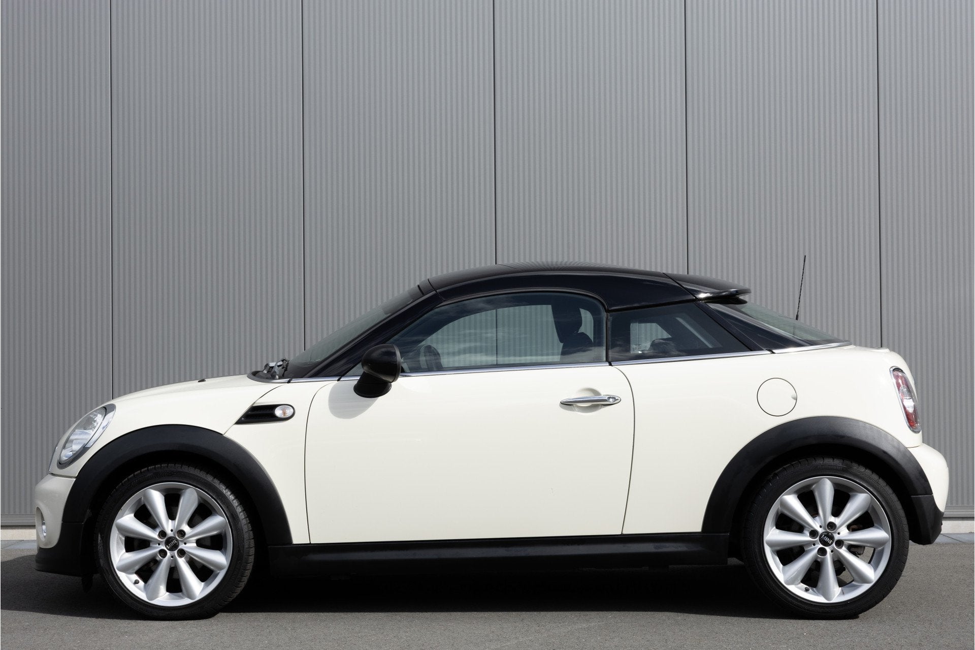 MINI Coupé 1.6 Cooper Chili | NL-AUTO | DEALER ONDERHOUDEN, Auto's, Voorwielaandrijving, Gebruikt, Zwart, 4 cilinders