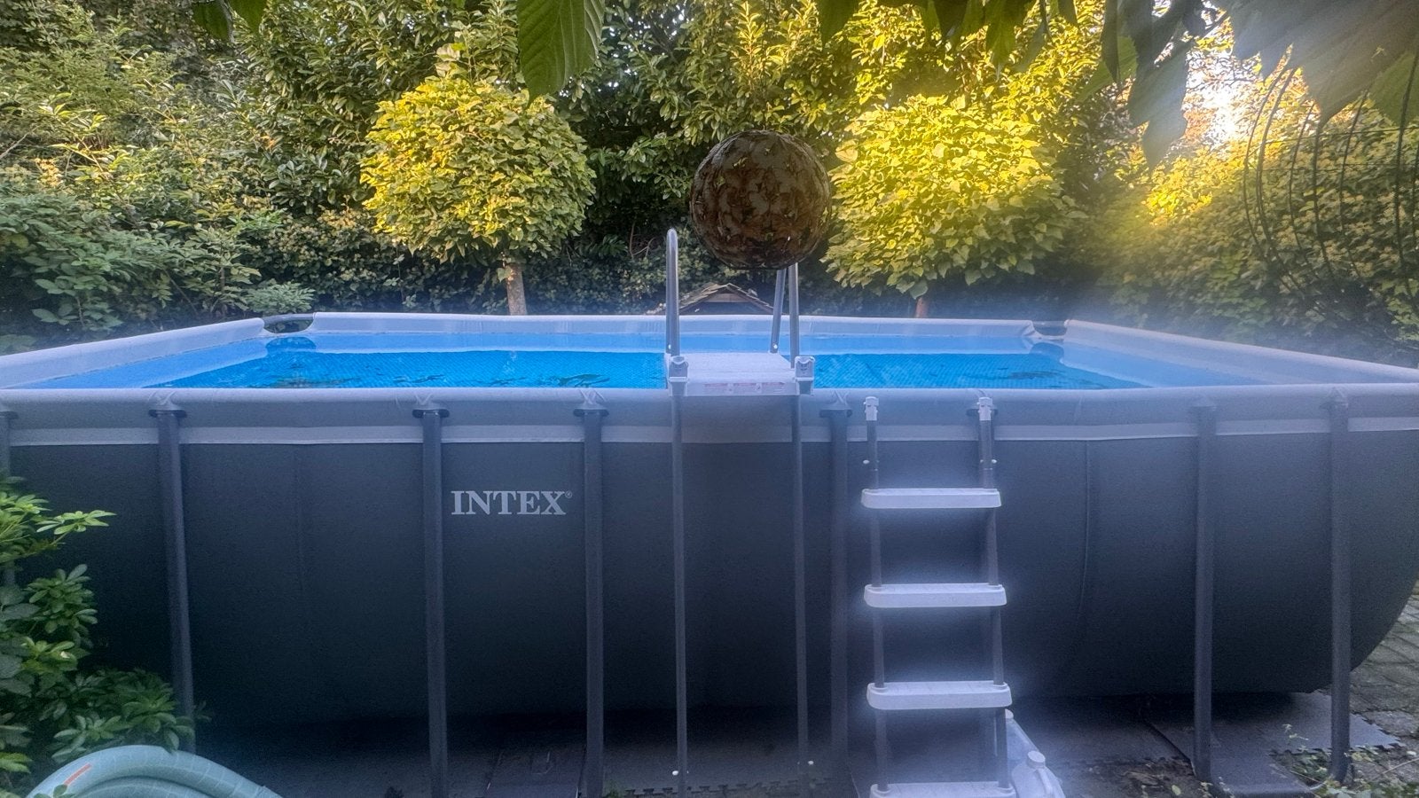 Intex Ultra XTR zwembad 549 x 274 x 132 met pomp en trap, Ophalen, Gebruikt, 200 tot 300 cm, 80 tot 120 cm