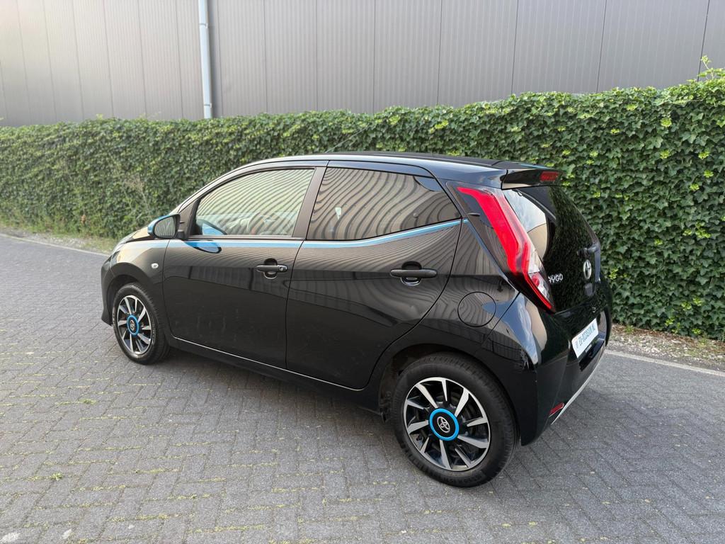 Toyota Aygo 1.0 VVT-i X-PLAY 72pk 2019 | CARPLAY | LEDER, Auto's, Toyota, Voorwielaandrijving, Gebruikt, Euro 6, 4 stoelen
