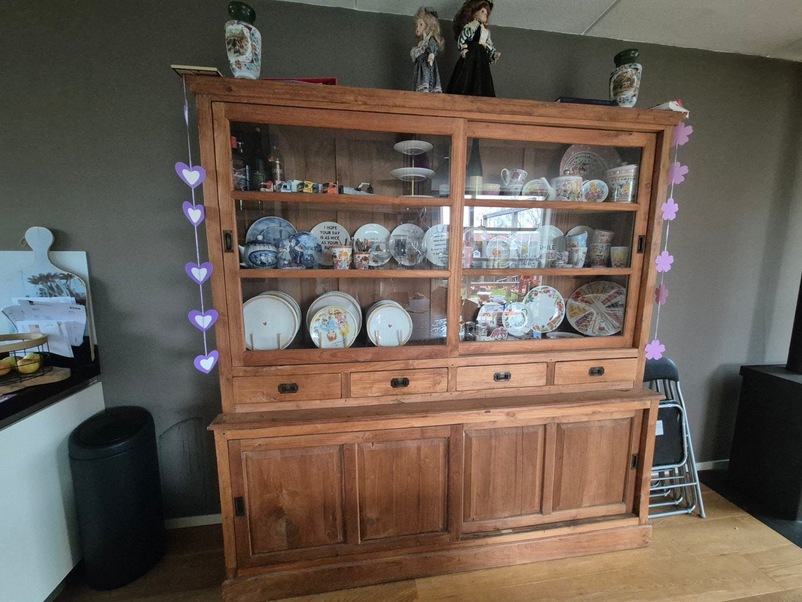 Prachtige houten buffetkast met vitrine en lades, Gebruikt, Met deur(en), 150 tot 200 cm, Ophalen of Verzenden