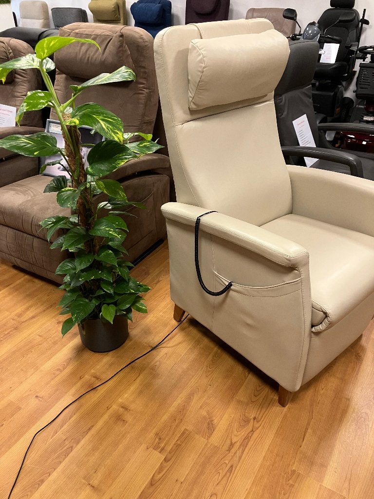Prachtige Sta op stoel Relaxfauteuil Fitform Echt leer, Ophalen of Verzenden, Zo goed als nieuw, 50 tot 75 cm, Leer
