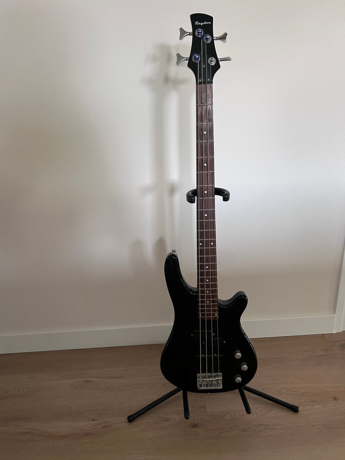 Basgitaar, Muziek en Instrumenten, Snaarinstrumenten | Gitaren | Bas, Ophalen, Zo goed als nieuw