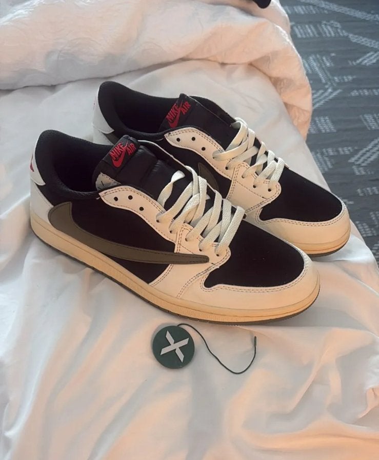 Jordan 1 Low Travis Scott Olive, Verzenden, Zo goed als nieuw, Schoenen