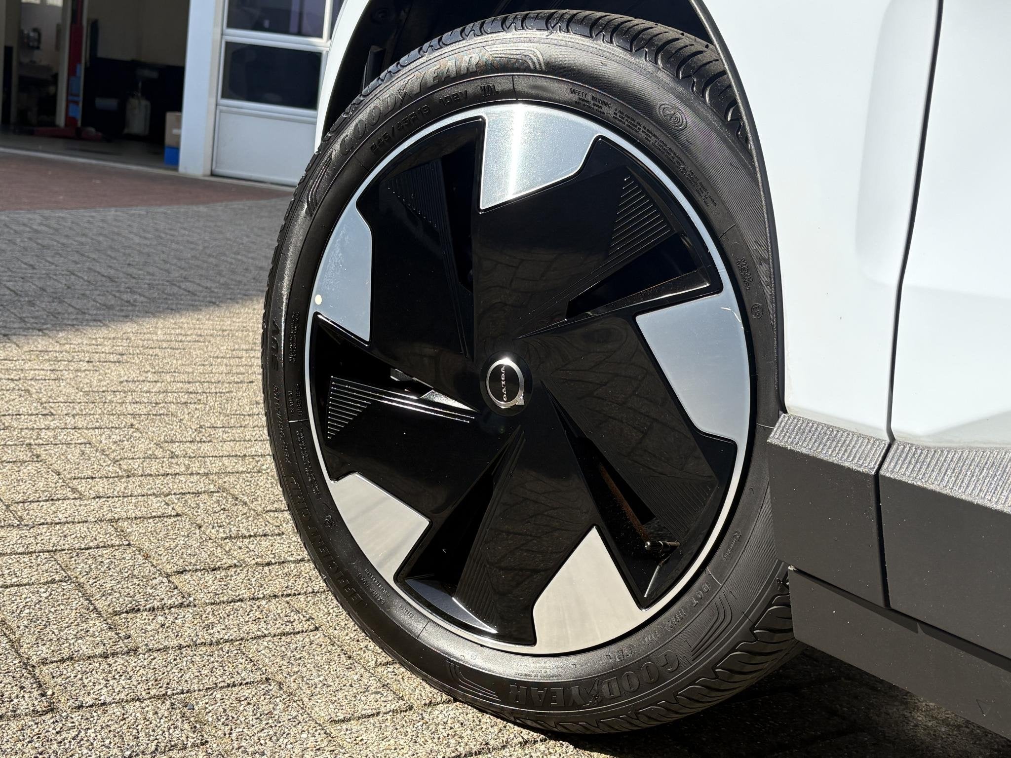 Volvo EX30 Single Motor Extended Range Plus 69 kWh | Warmtep, Auto's, Achterwielaandrijving, Gebruikt, Blauw, Leder en Stof