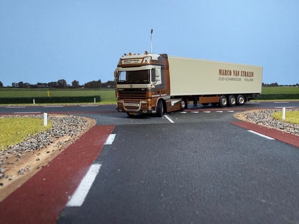 WSI Daf XF105 SSC 4x2 3-as koelopl. Marco v. Stralen 1:50, Ophalen of Verzenden, Zo goed als nieuw, Bus of Vrachtwagen, Wsi