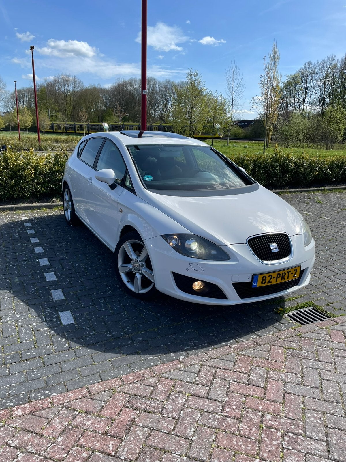Seat Leon 1.2 TSI 77KW 2011 *VOL OPTIES*, Auto's, Voorwielaandrijving, 4 cilinders, Leon, Wit