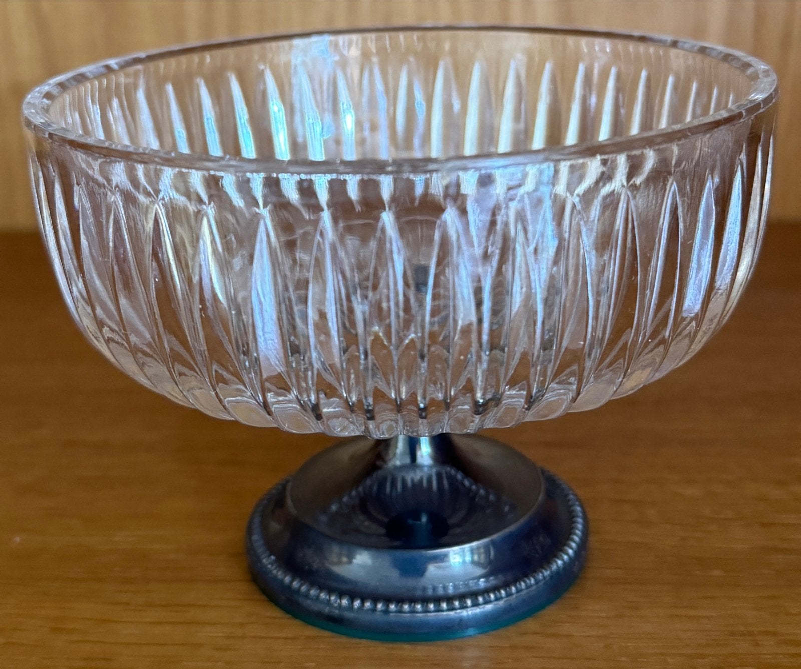 Bonbonnière van glas met verzilverde voet, Antiek en Kunst, Antiek | Glas en Kristal, Ophalen of Verzenden