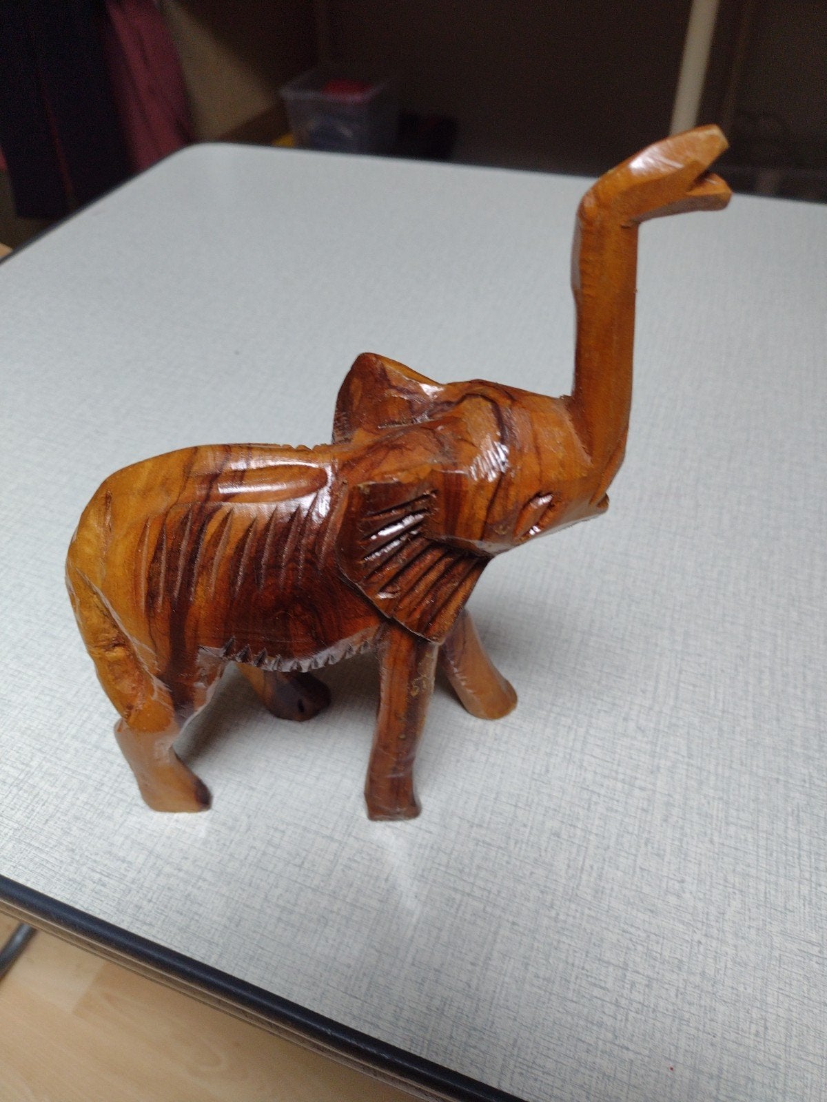 Gelakte houten olifant - 19 cm hoog, Ophalen of Verzenden