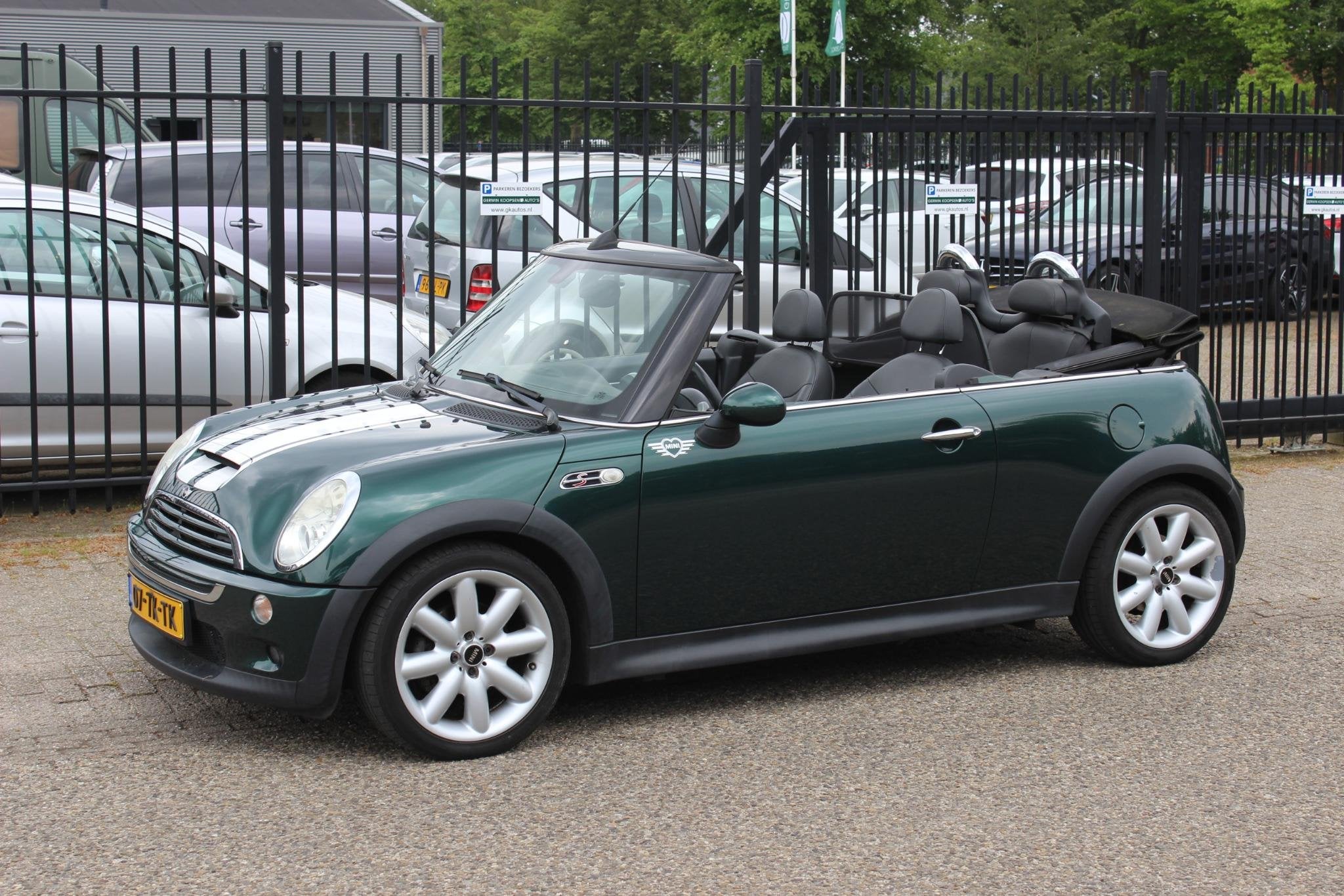 Mini Mini Cabrio 1.6 Cooper S Automaat Chili, Gebruikt, Zwart, 4 cilinders, Cabriolet