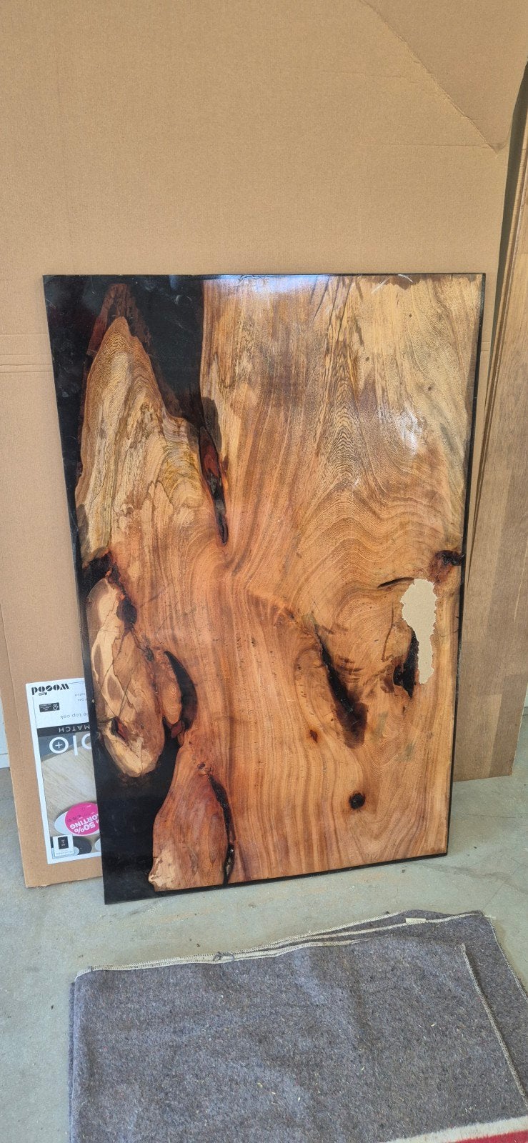 Epoxy boomstam tafel, Ophalen