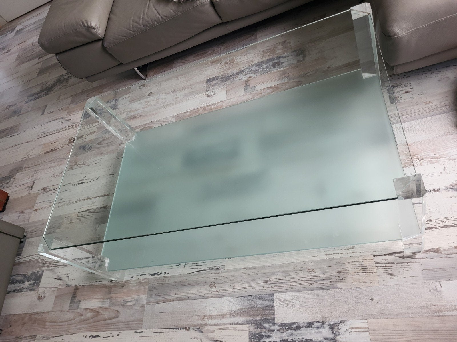 Glazen salontafel met matglazen blad, Huis en Inrichting, Gebruikt, 100 tot 150 cm, Glas, Modern