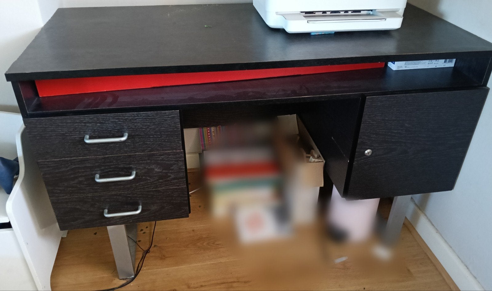 gratis bureau, Ophalen, Zo goed als nieuw, Met 1 controller