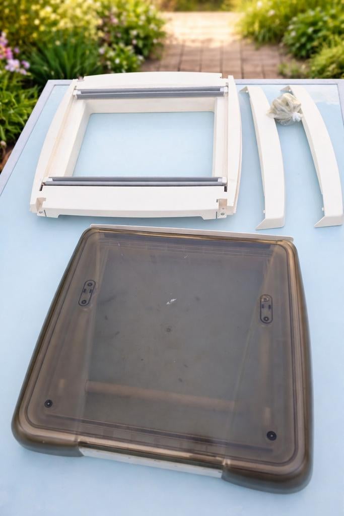 Dakraam 40x40 zgan met verduistering en hor, Caravans en Kamperen, Caravan accessoires, Ophalen of Verzenden, Zo goed als nieuw