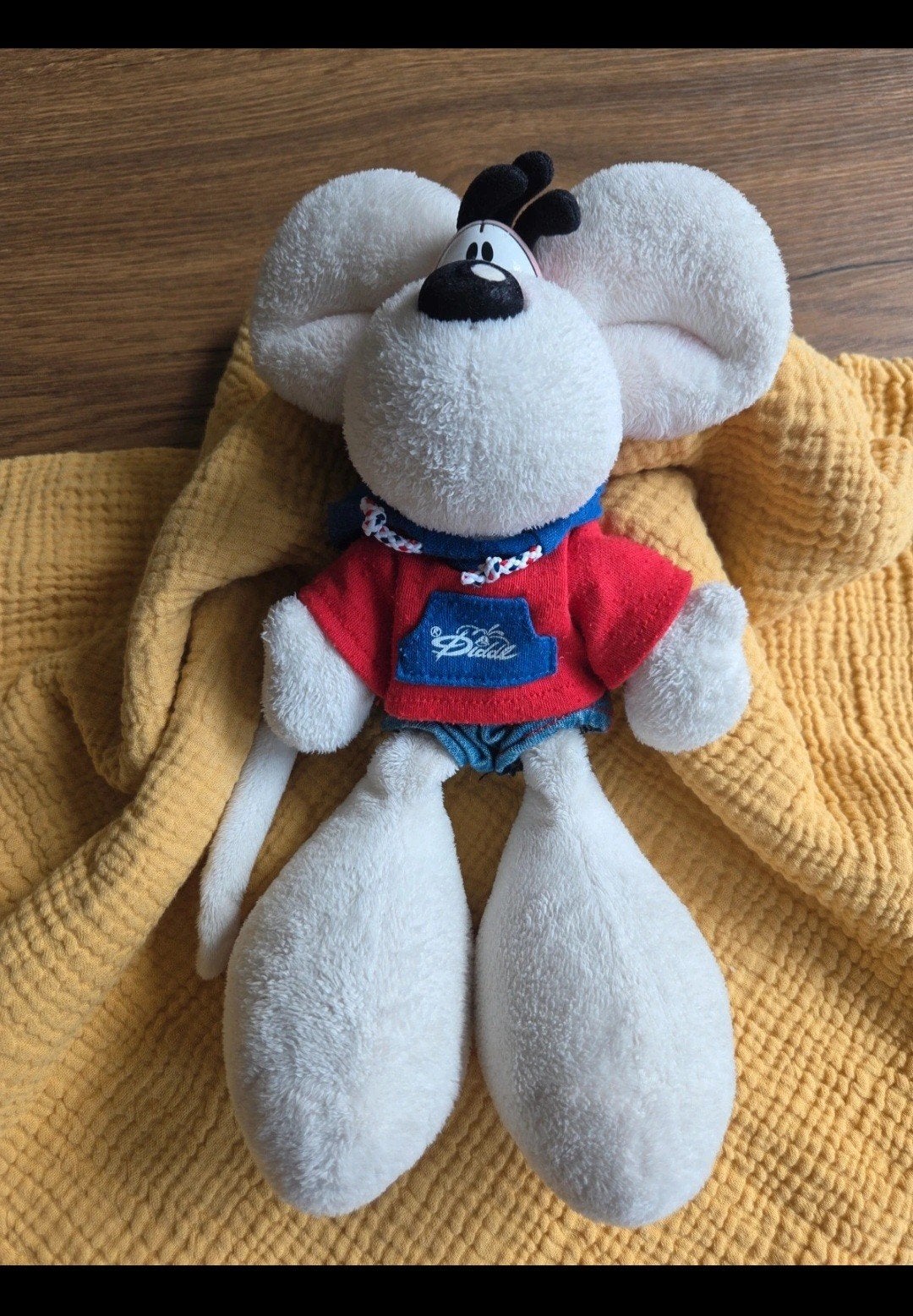 Diddl knuffel met rode hoodie en spijkerbroekje, Muis, Gebruikt, Overige merken, Overige karakters