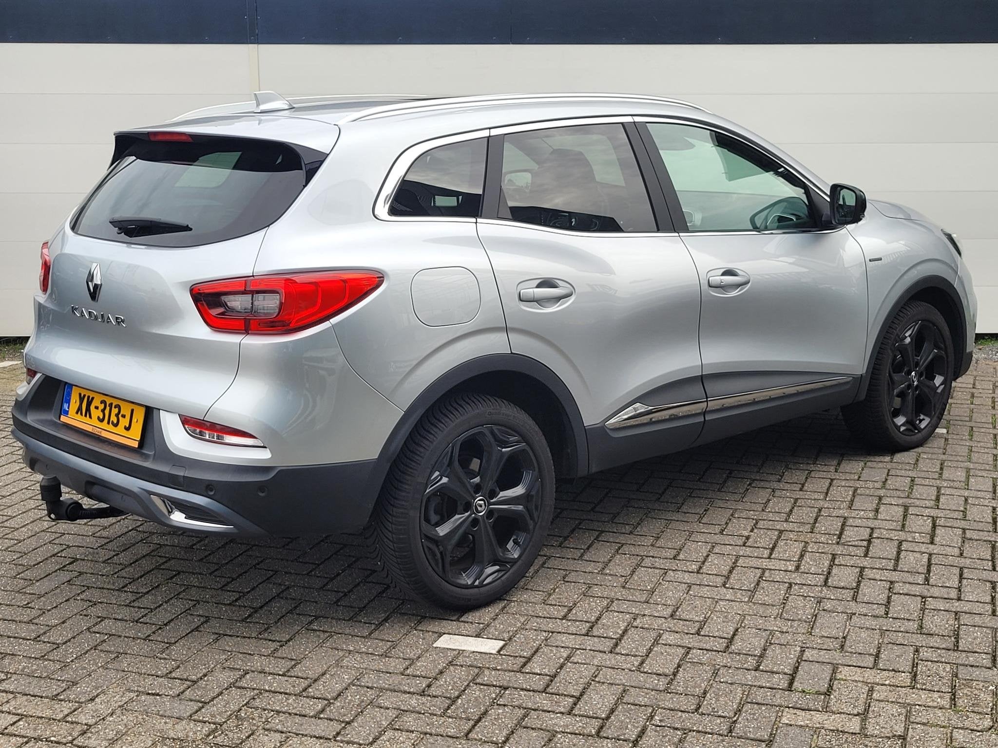 Renault Kadjar 1.3 TCe Black Edition | Automaat | Trekhaak |, Auto's, Kadjar, Gebruikt, 4 cilinders, Bedrijf