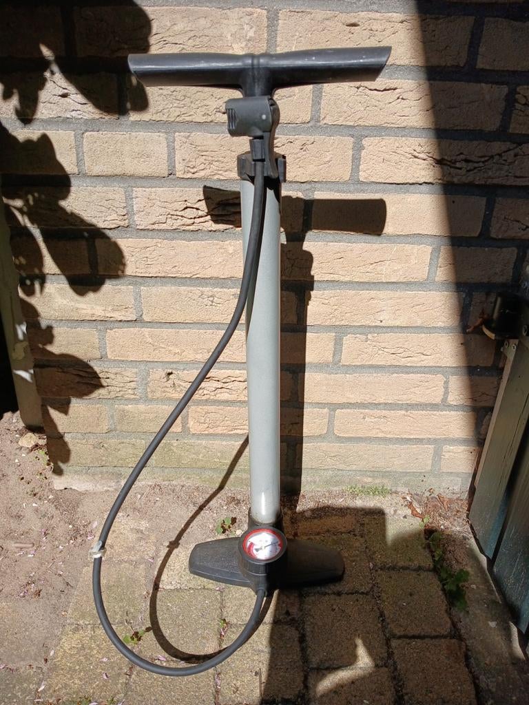 Goede fietspomp, Ophalen