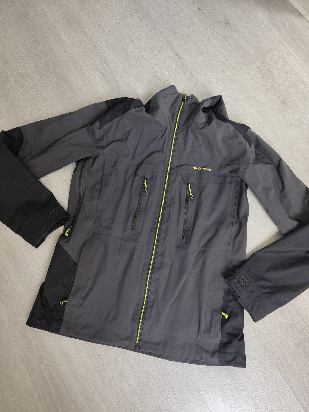 Outdoor / wandel jas Decathlon Quechua heren, maat L, Ophalen of Verzenden, Zo goed als nieuw, Kleding