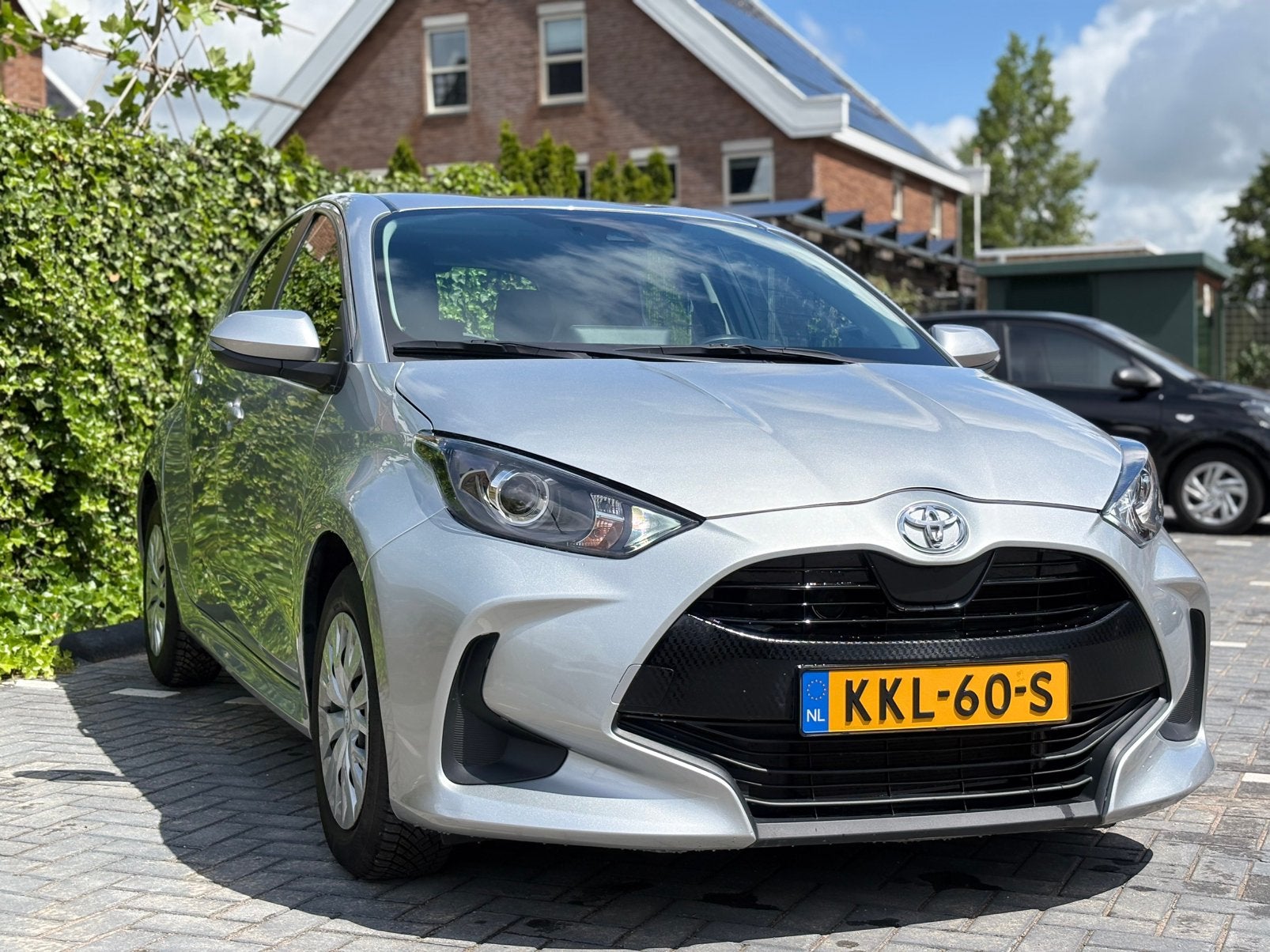 Yaris 14.640km, Dealer OH, Garantie, Nav CarPlay,ParkCamera, Voorwielaandrijving, Stof, 517 kg, Handgeschakeld