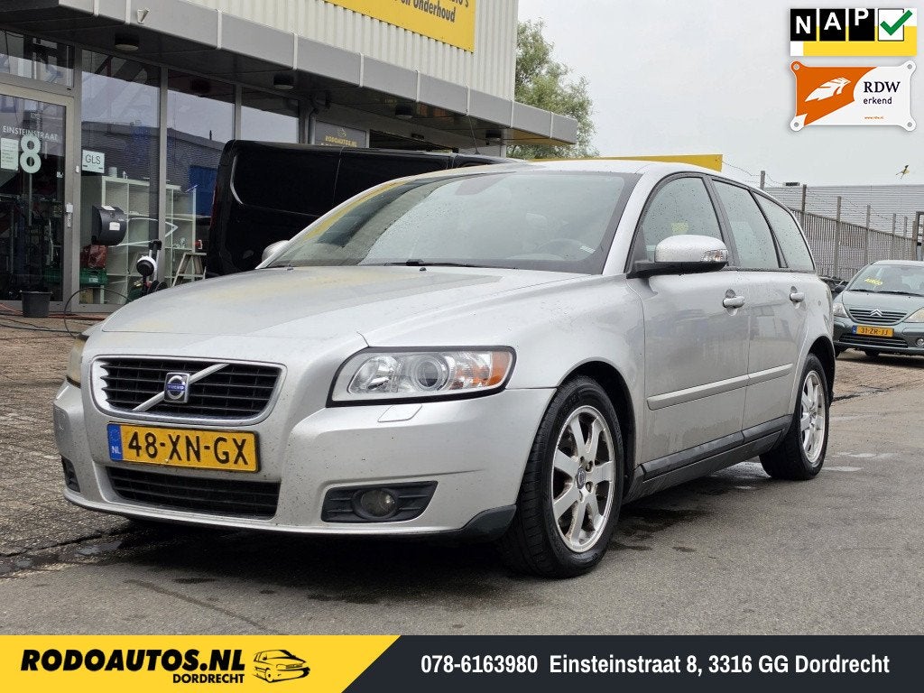 Volvo V50 2.4 Edition I Koppaking Defect (bj 2007), Auto's, Volvo, Automaat, Gebruikt, 700 kg, 2435 cc