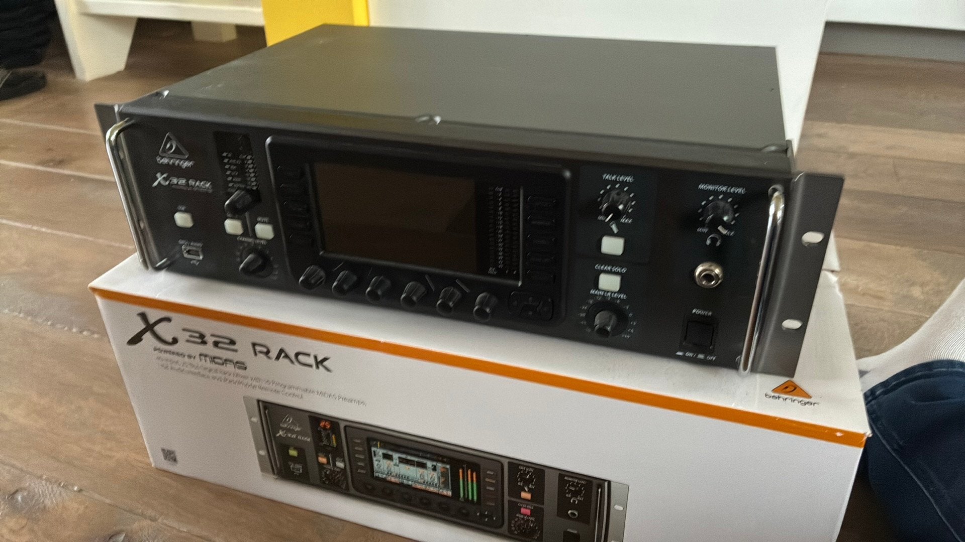 Behringer X32 Rack, Ophalen, Zo goed als nieuw, 20 kanalen of meer