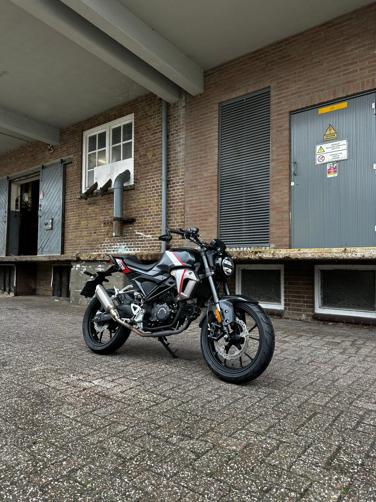 Zeer nette Killerbee f99, Ophalen, Maximaal 45 km/u, Zo goed als nieuw, 4 versnellingen