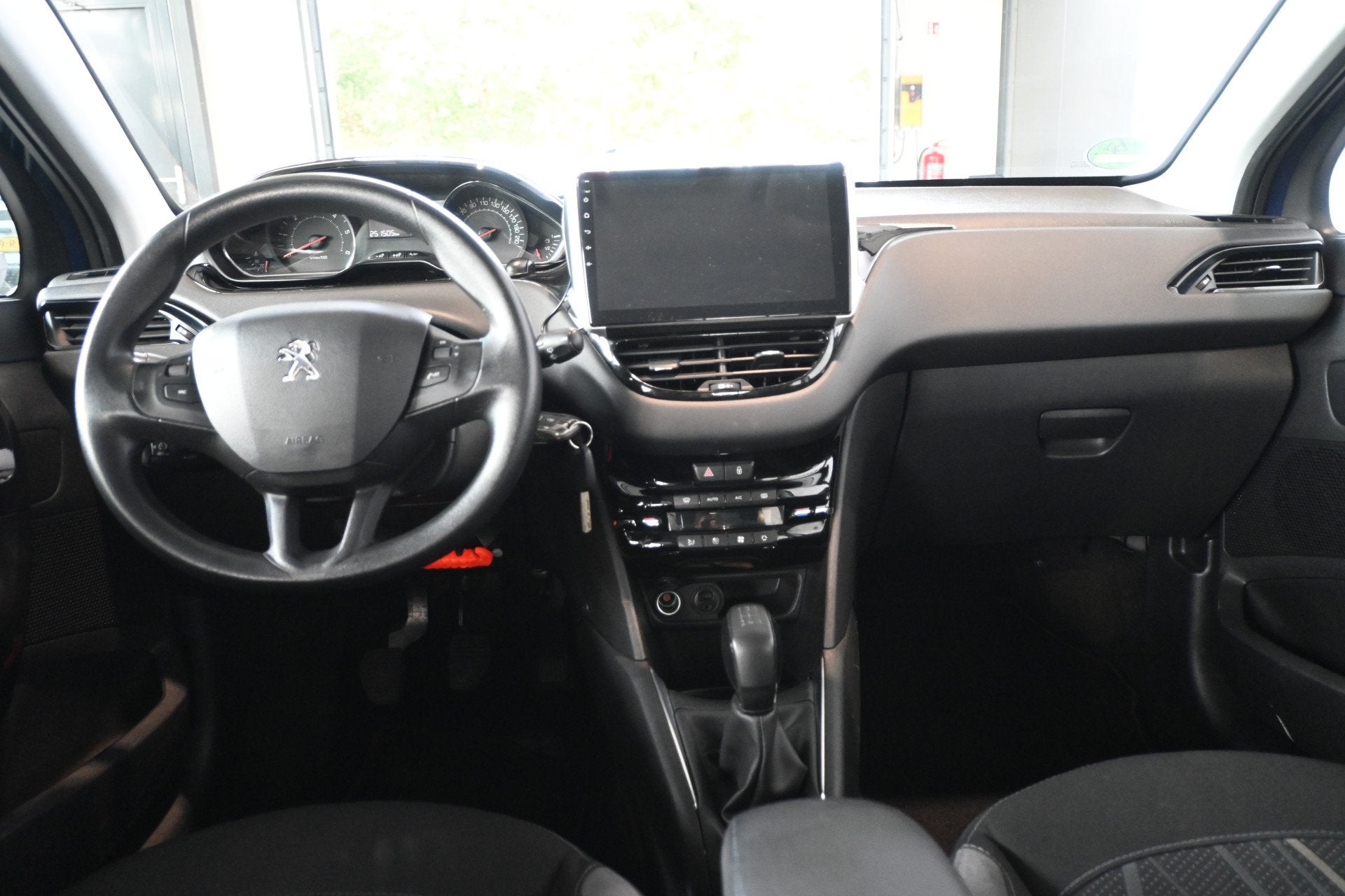 Peugeot 208 1.6 e-HDi Active Clima Cruise control Trekhaak N, Auto's, Voorwielaandrijving, Euro 5, Stof, Gebruikt