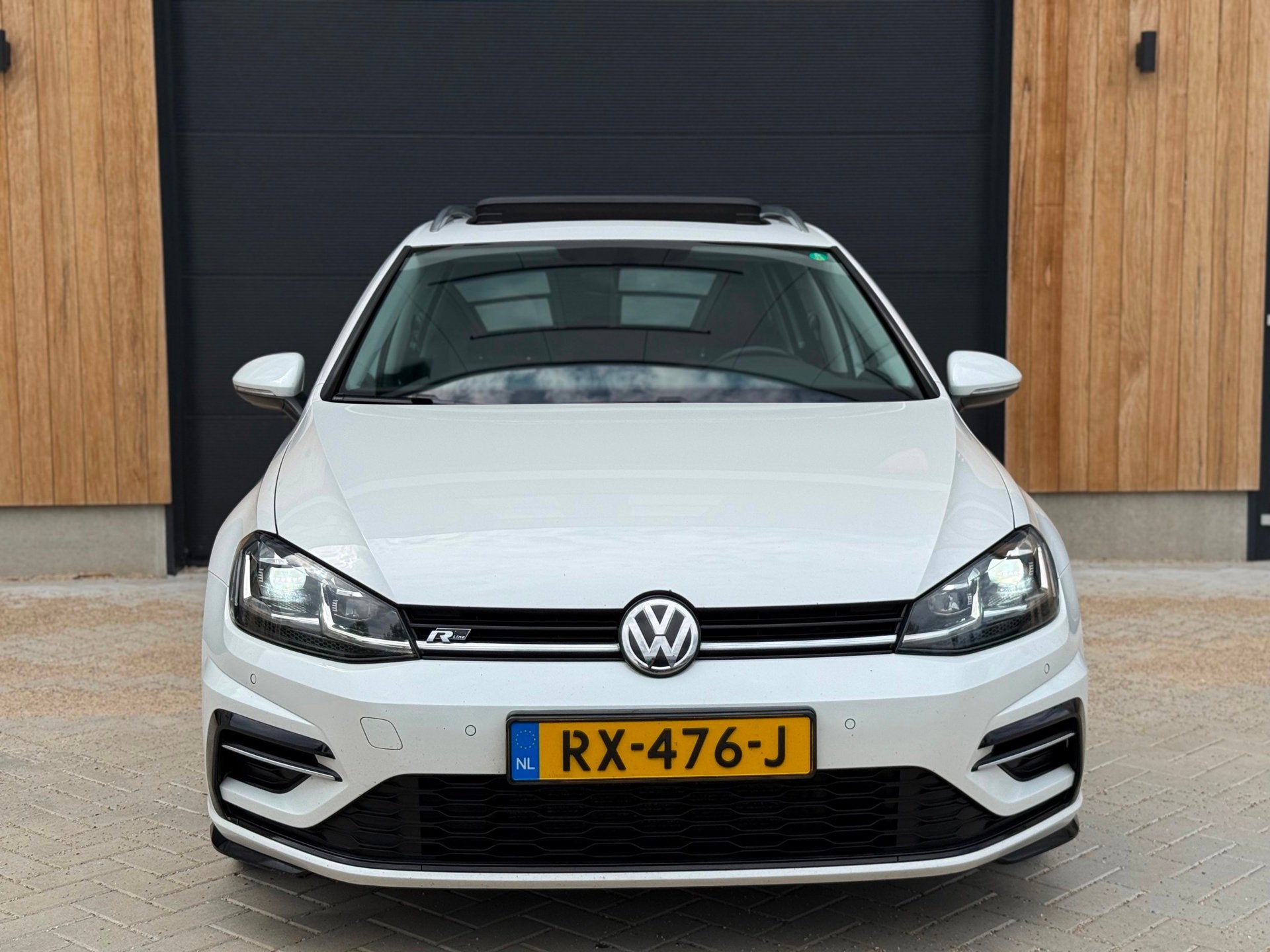 Volkswagen Golf Variant 1.6 TDI R-Line (bj 2018) DSG PANO|XE, Gebruikt, 4 cilinders, Wit, Origineel Nederlands