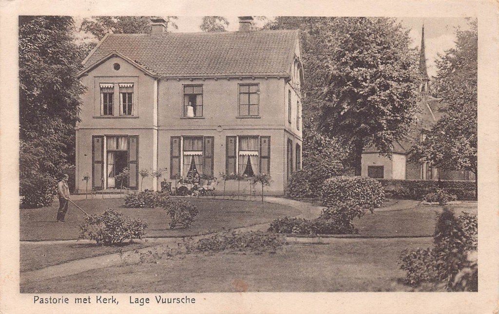 008 Lage Vuursche - Pastorie met Kerk 1926, Ophalen of Verzenden, 1920 tot 1940, Gelopen, Utrecht