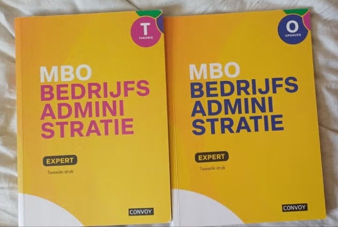MBO Bedrijfsadministratie Expert (Theorie & Opgaven), Boeken, Economie, Ophalen of Verzenden, Zo goed als nieuw, Convoi