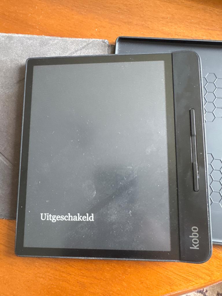 Kobo e-reader Forma 8inch met hoesje, Computers en Software, E-readers, Gebruikt, 8 GB, Touchscreen, Ophalen of Verzenden