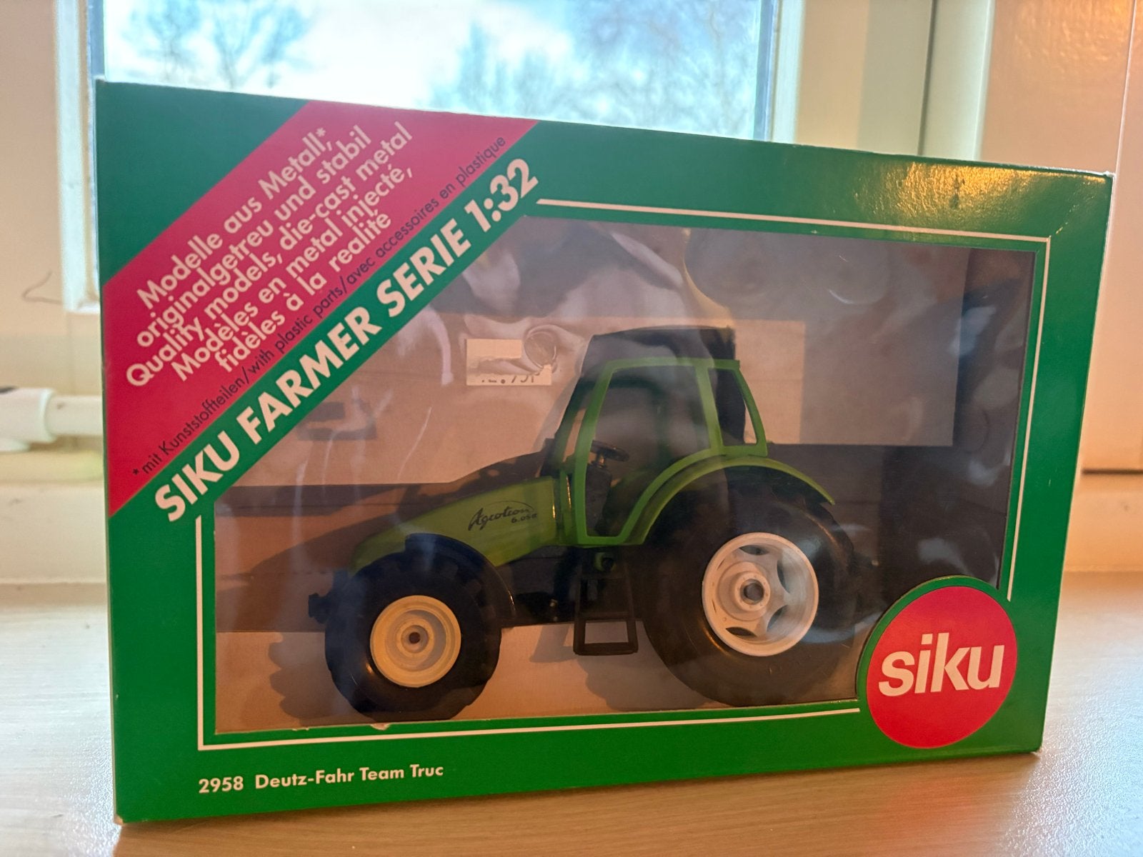 Siku Deutz Agrotron 6.05tt modeltractor, z.g.a.n. in doos, Ophalen of Verzenden, Zo goed als nieuw, Tractor of Landbouw, SIKU