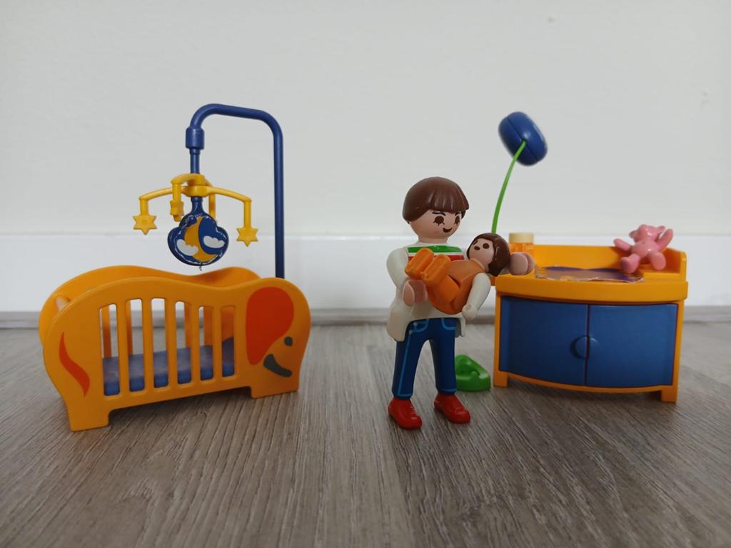 Playmobil babykamer met wieg en commode, Ophalen of Verzenden, Gebruikt, Complete set