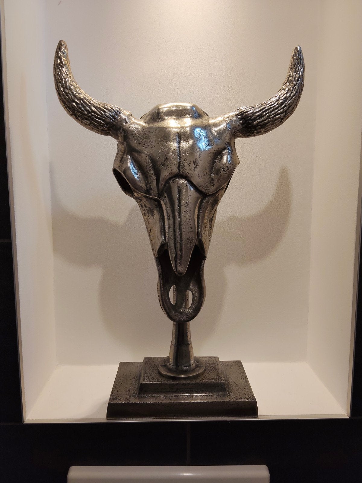 Metalen Stierschedel Sculptuur op Sokkel, Antiek en Kunst, Zilver, Ophalen of Verzenden, Zoogdier, 20 - 50 cm