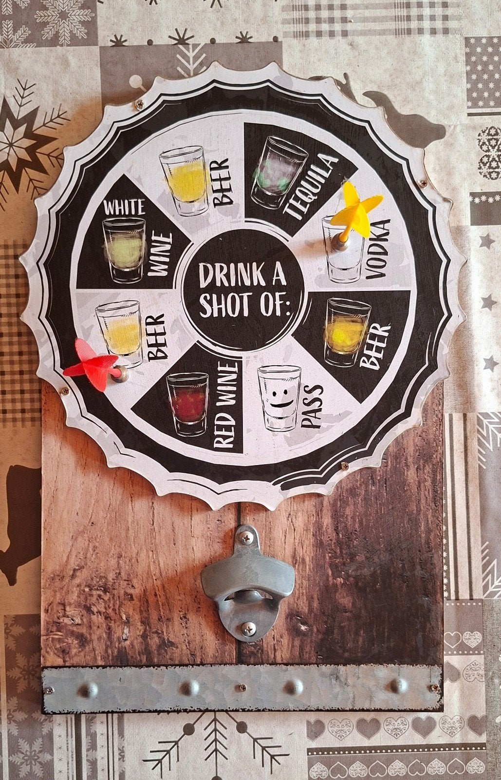 Drankspel met flesopener voor aan de muur, Ophalen of Verzenden, Zo goed als nieuw