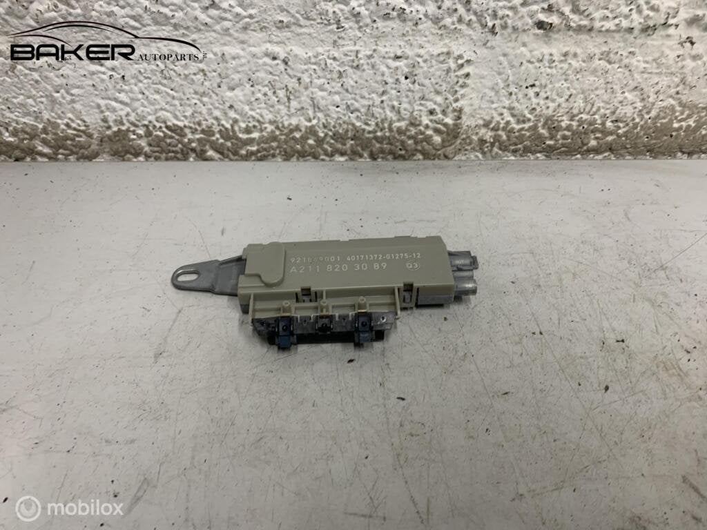 Antenne versterker Mercedes E-klasse W210 S211 ('03-'06), Gebruikt, Mercedes-Benz, Ophalen of Verzenden, Mercedes-Benz