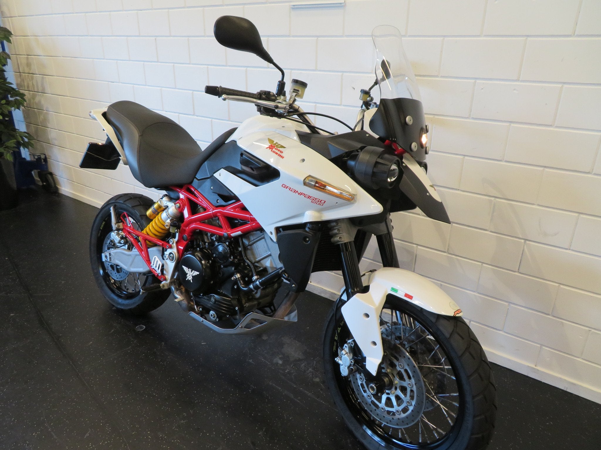 Moto Morini GRANDPASSO 1200 ABS OHLINS TOPSTAAT (bj 2010), Motoren, Motoren | Overige merken, Bedrijf, Toermotor, MOTO MORINI
