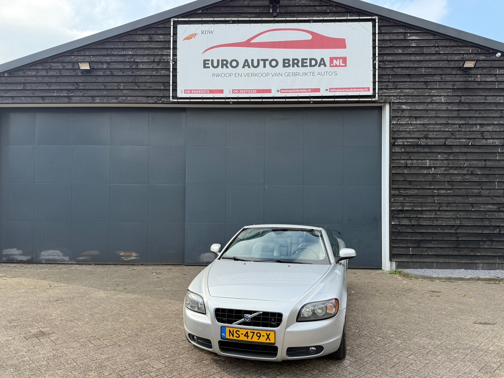 Volvo C70 Convertible 2.4 Momentum automaat, Auto's, C70, Gebruikt, 4 stoelen, Bedrijf