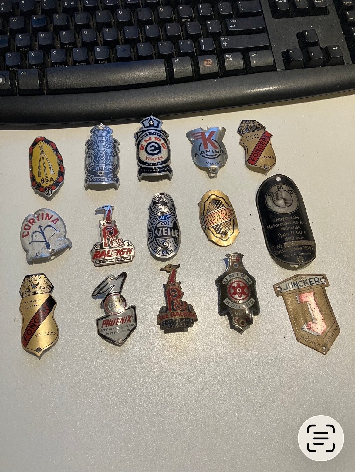 Vintage Fiets Emblemen - Diverse Merken, Gebruikt, Overige typen, Staal, Ophalen of Verzenden