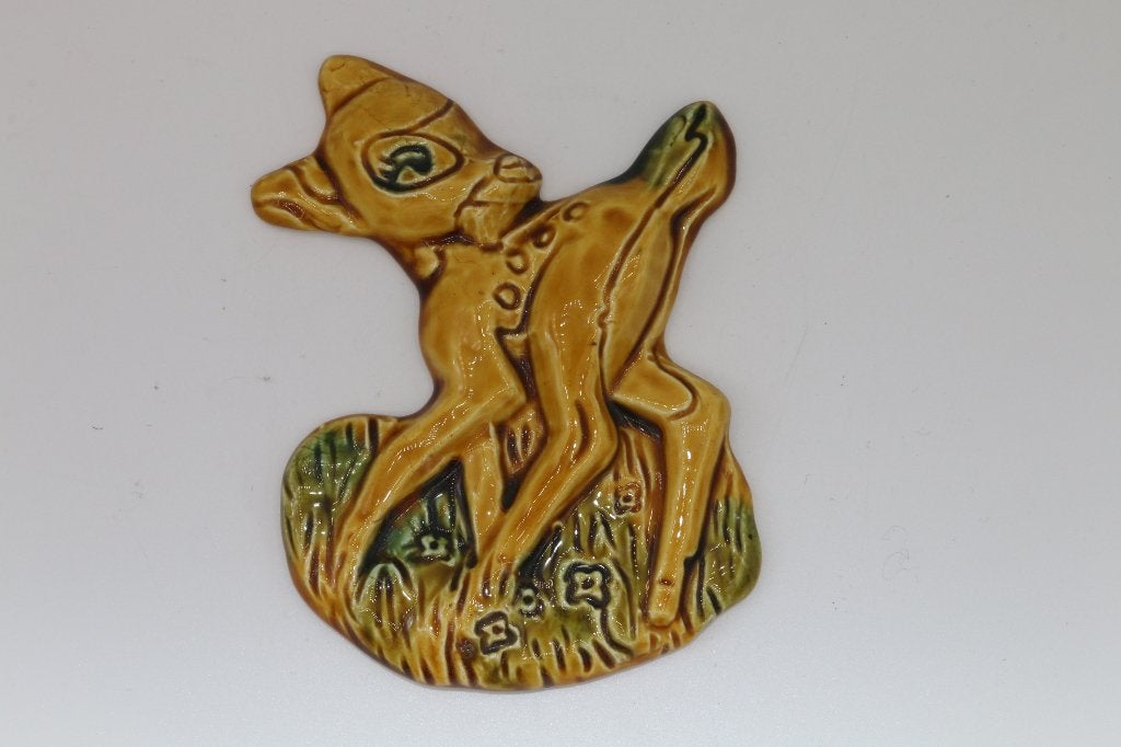 Hertje Bambi vintage keramiek deur plakkaat hanger, Gebruikt, Ophalen of Verzenden, Wanddecoratie, Ophangbaar