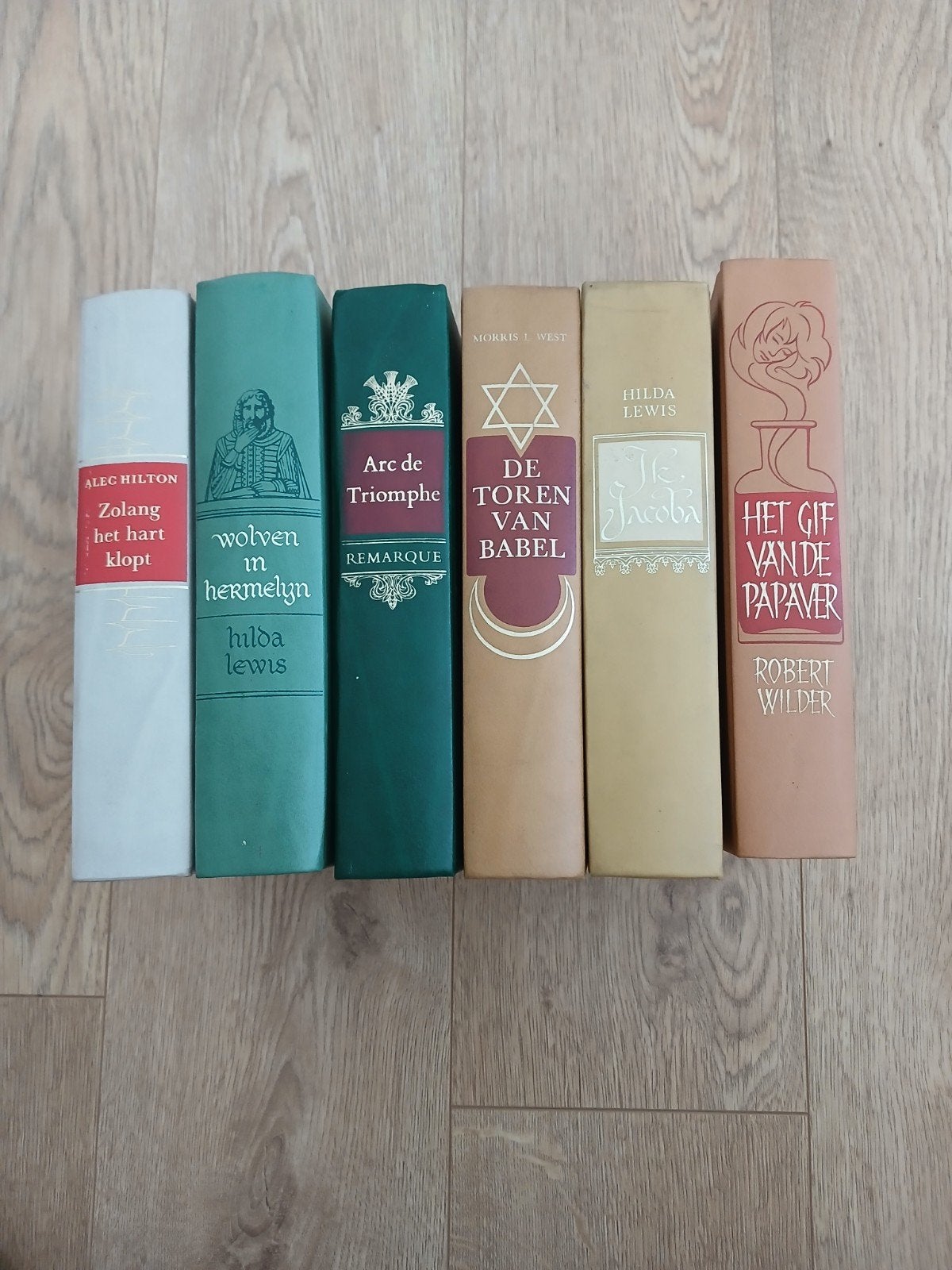 Diverse boeken: Alec Hilton, Hilda Lewis, Morris L. West, Ophalen of Verzenden, Gelezen, Nederland