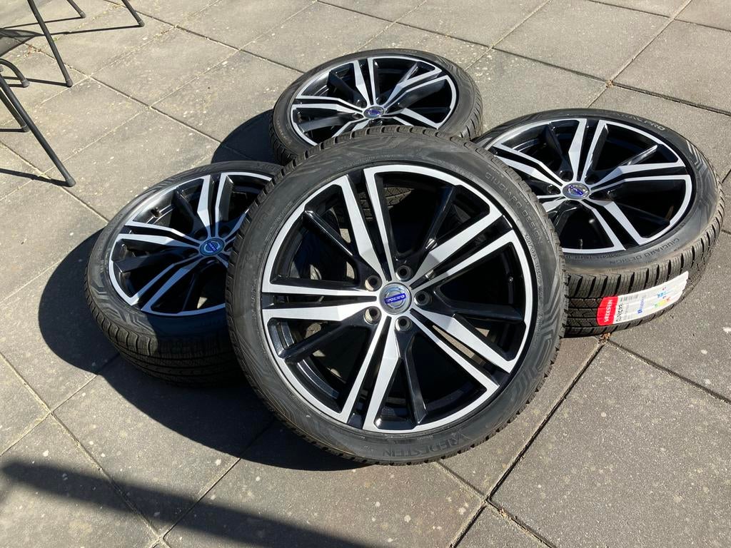 19 inch Volvo V60 S60 V90 S90 velgen met nieuwe banden, Auto-onderdelen, Banden en Velgen, Gebruikt, Banden en Velgen, 235 mm