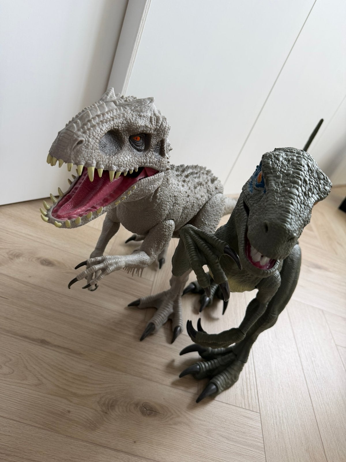 100cm JurassicWorld Super IndominusRex & Raptor Blue, Ophalen of Verzenden, Zo goed als nieuw