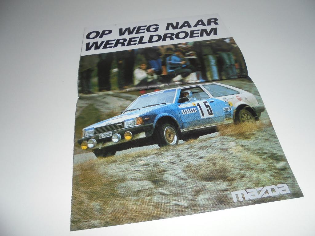 introductiebrochure vernieuwde Mazda 323 1983, Boeken, Ophalen of Verzenden, Zo goed als nieuw, Mazda