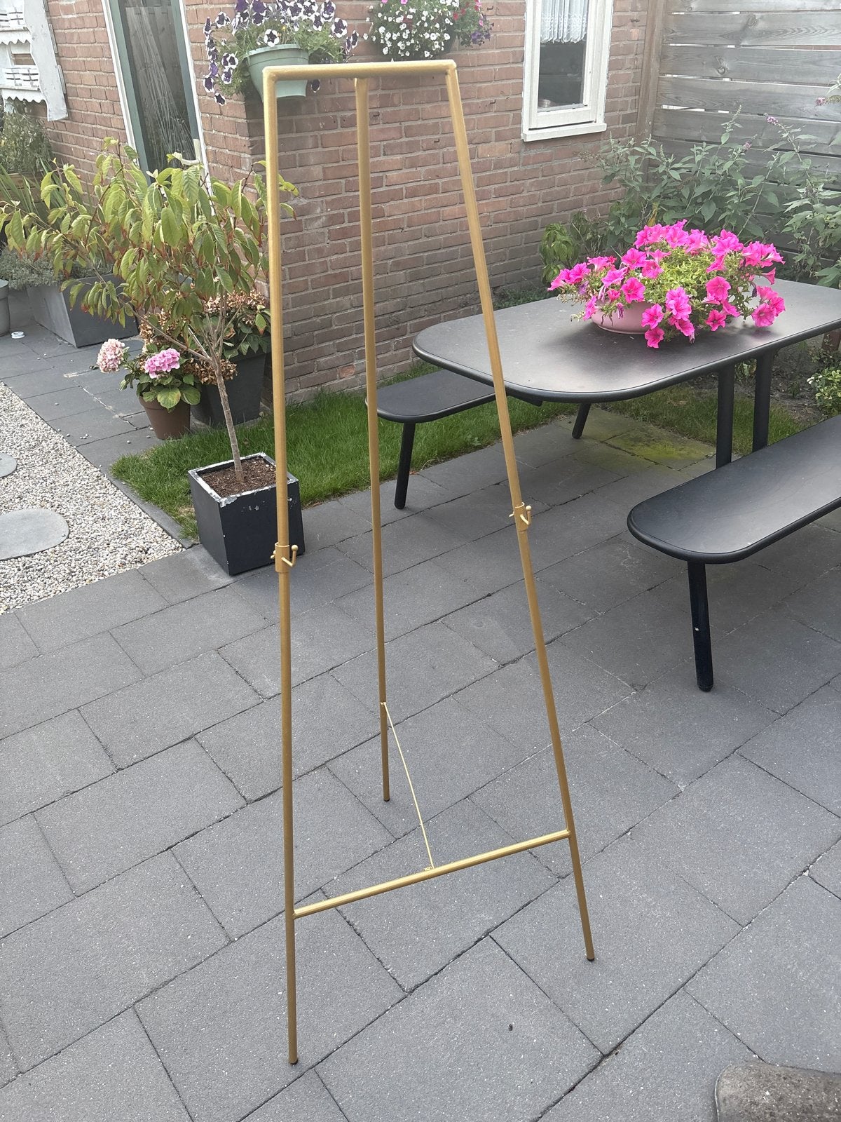 Twee gouden trouwbord displays/ezels, Ophalen, Zo goed als nieuw, Goud, Metaal