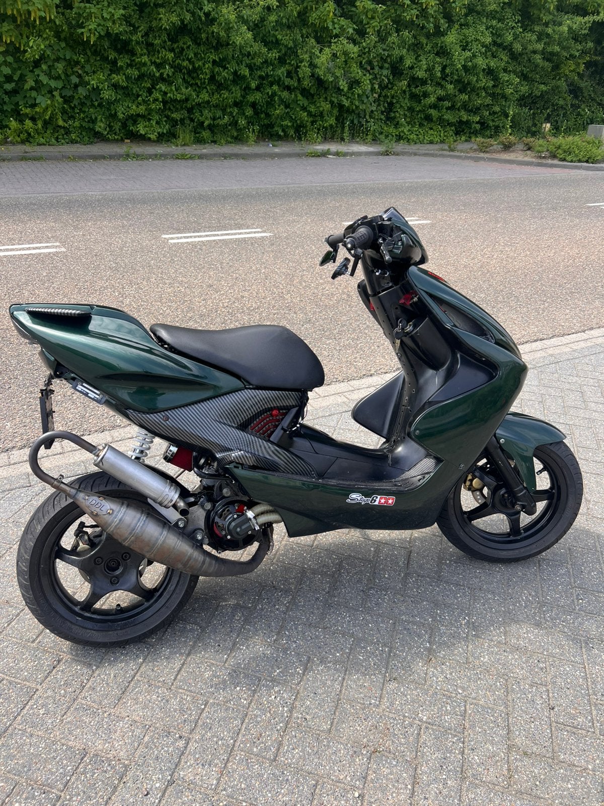 Aerox testa rossa, Fietsen en Brommers, Ophalen, Zo goed als nieuw, Tweetakt, Aerox