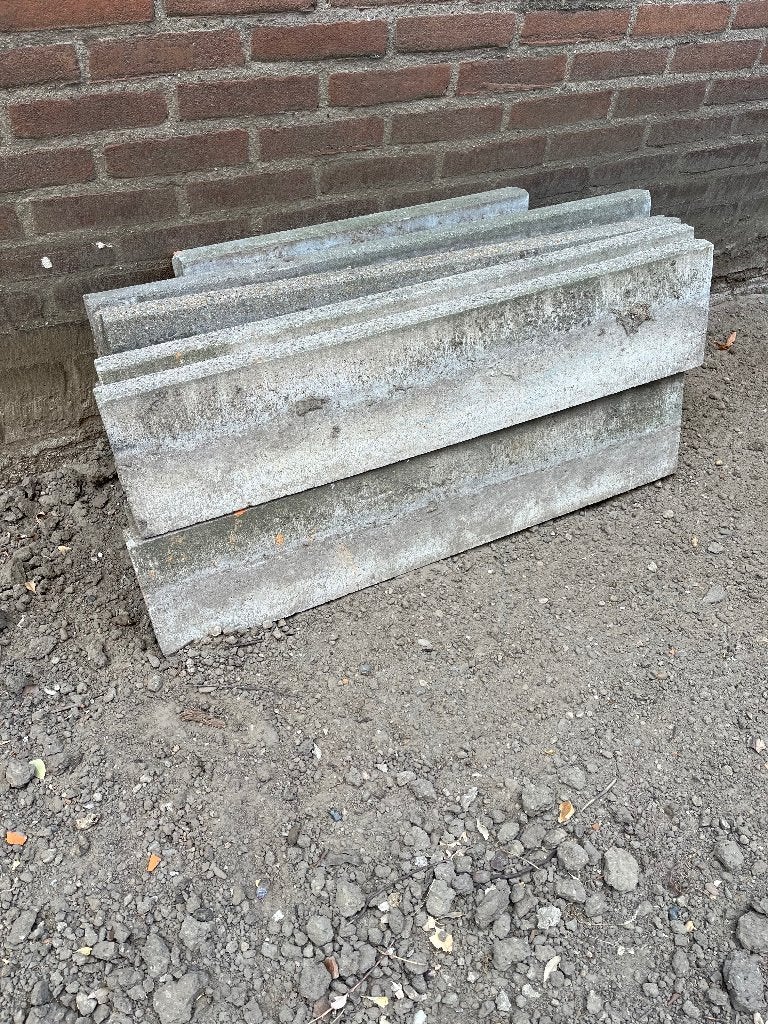 Gratis opsluitbanden grijs, Tuin en Terras, Tegels en Klinkers, Ophalen, Gebruikt, Overige typen, Minder dan 5 m²