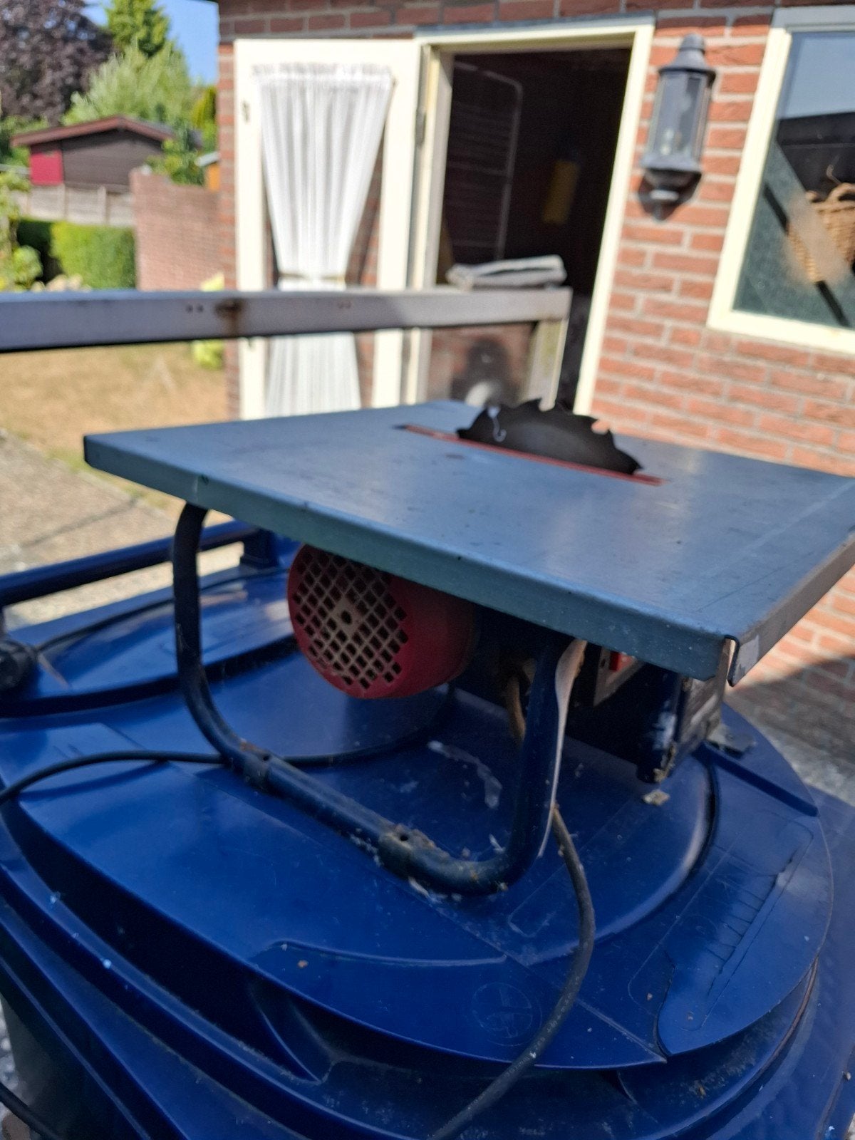 zaagtafeltje werkt goed, Doe-het-zelf en Verbouw, Gereedschap | Zaagmachines, Ophalen, Gebruikt, Cirkelzaag, 30 tot 70 mm