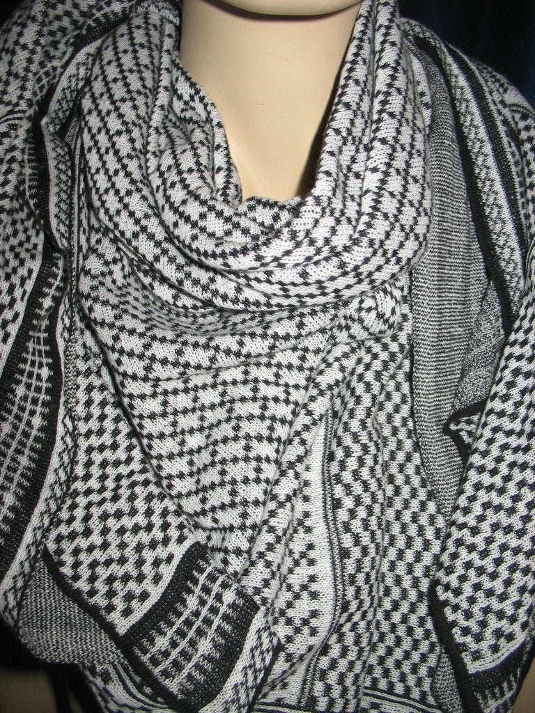 ONLY Folklore Knit Sjaal /Scarf Zwart/Wit Zolderopruiming, Maat 38/40 (M), Nieuw, Ophalen of Verzenden, ONLY