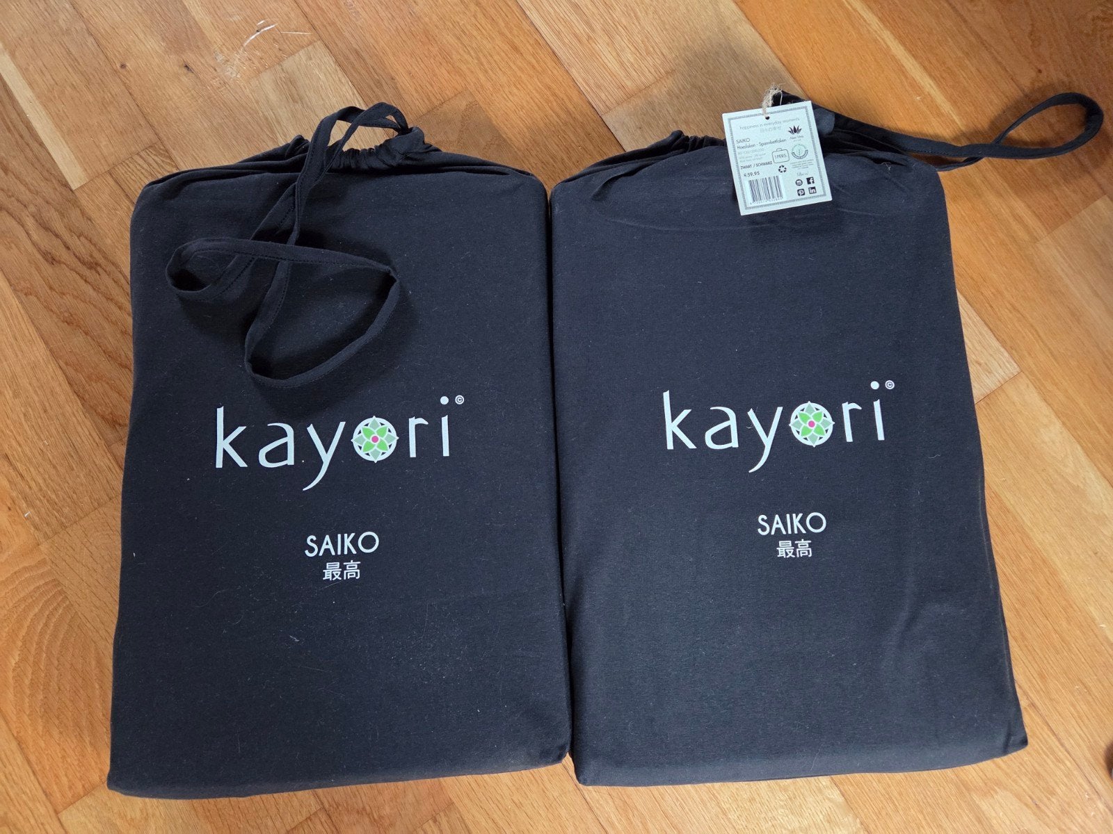 2x Kayori Saiko Zwarte Hoeslakens 1-persoons Nieuw, Jongetje of Meisje, Nieuw, Ophalen of Verzenden, Wit